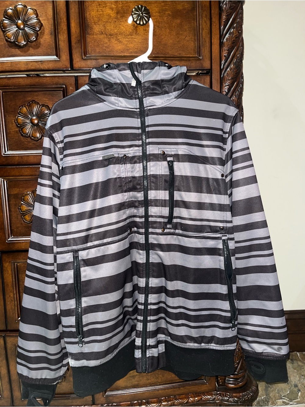 Empyre Men's Gray and Black Striped Zip-Up